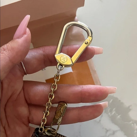 Authentic Louis Vuitton Brown Key Pouch with Gold Clip - Picture 3 of 9